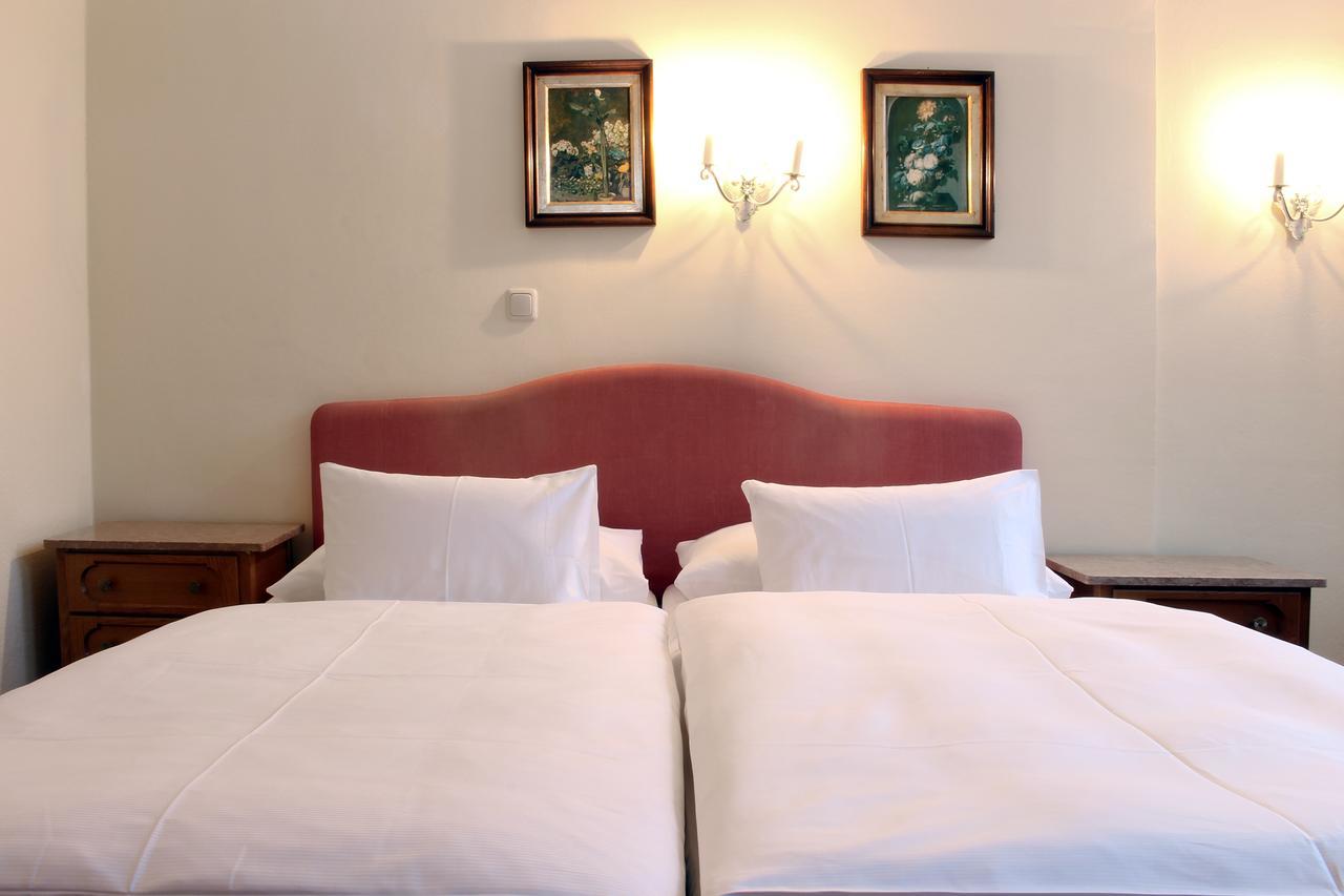Gruener Baum Hotel Bad Gastein Room photo