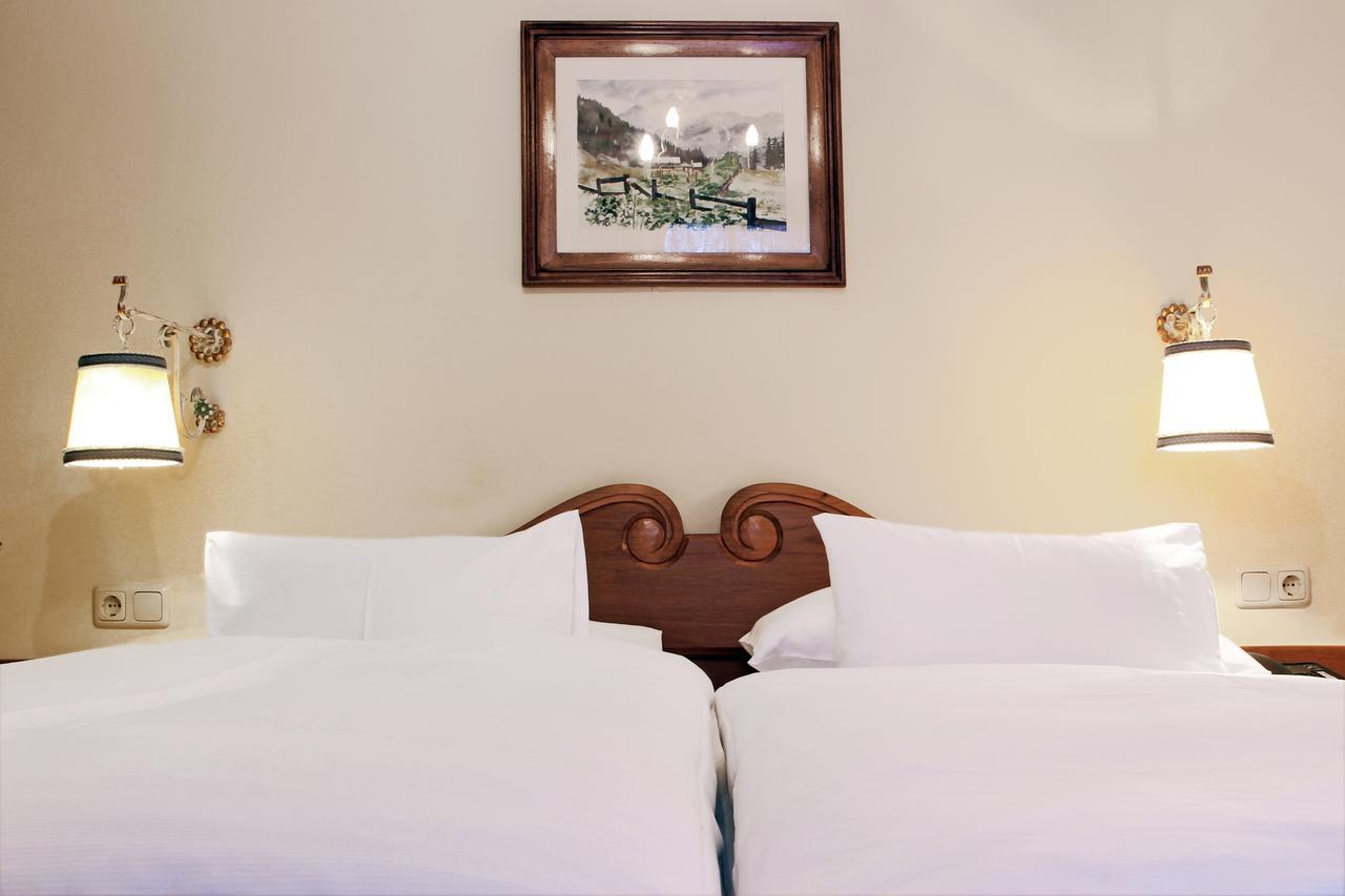 Gruener Baum Hotel Bad Gastein Room photo
