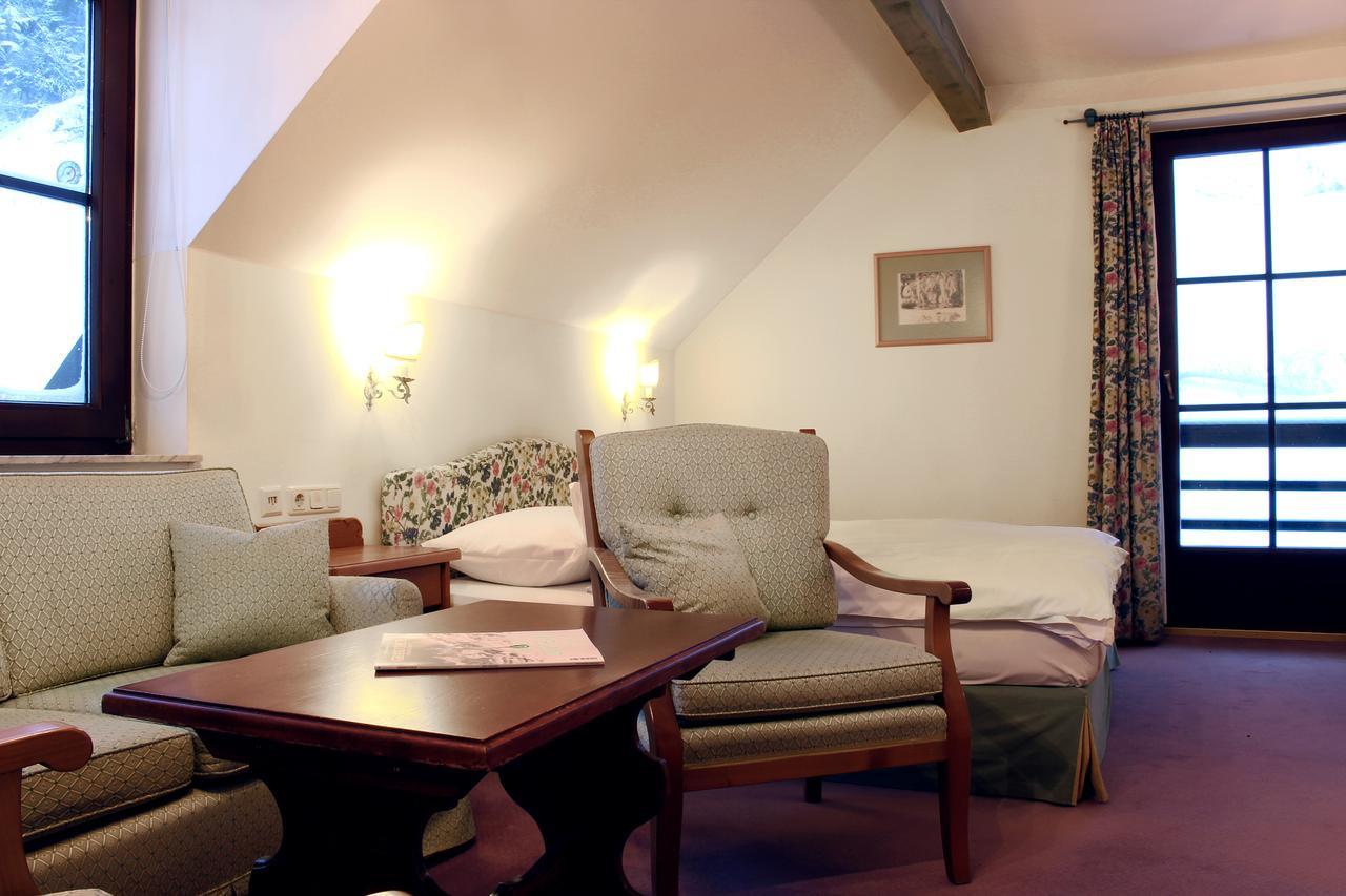 Gruener Baum Hotel Bad Gastein Room photo